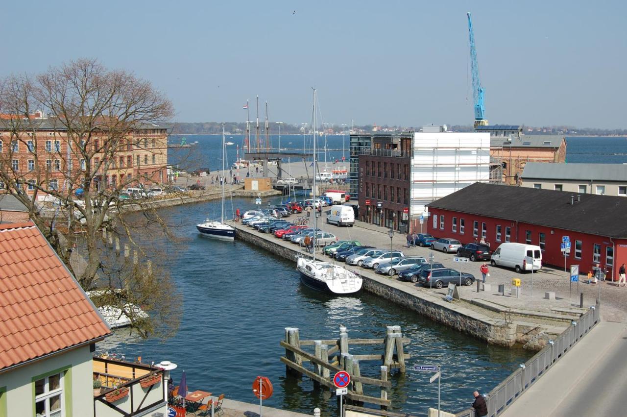 Zum Goldenen Anker Aparthotel Stralsund Exterior photo