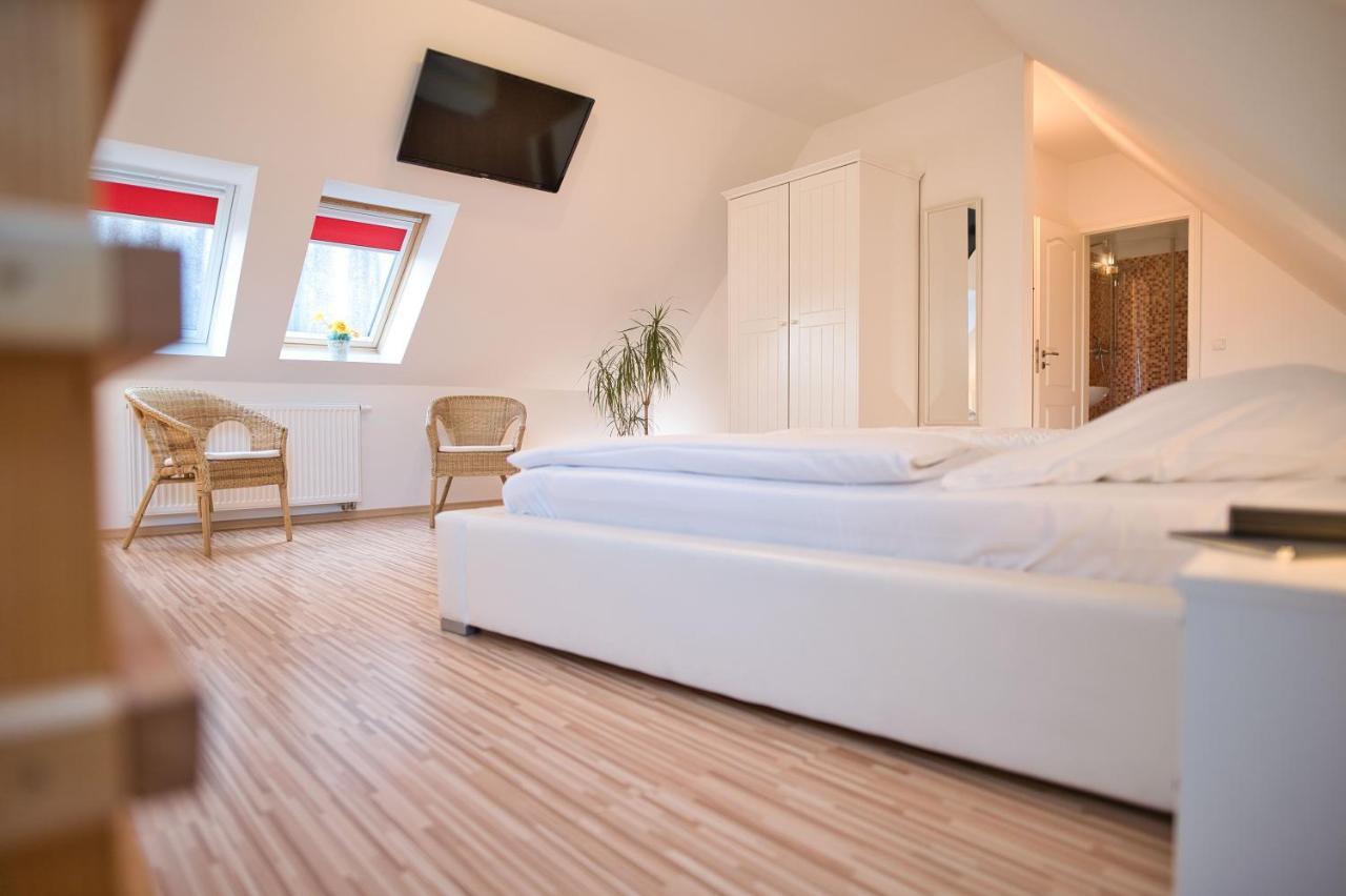Zum Goldenen Anker Aparthotel Stralsund Exterior photo